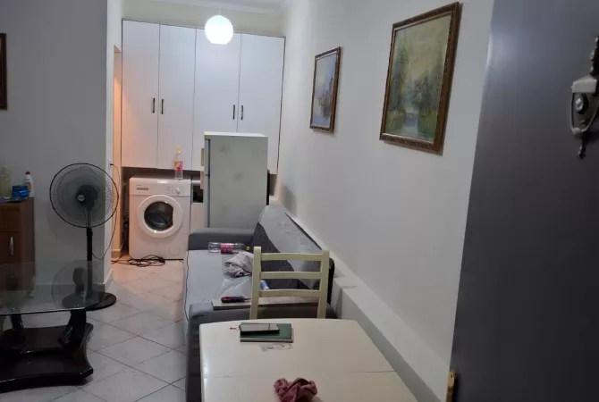 Shtepi me qera Garsoniere ne Tirane - 300 Euro