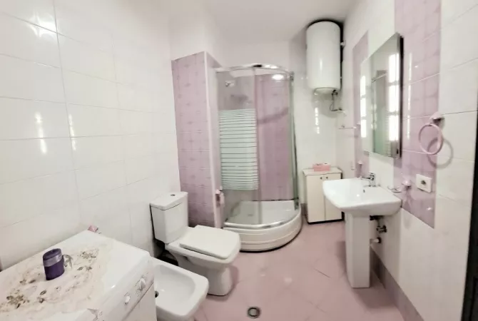 Shtepi me qera 2+1 ne Tirane - 600 Euro