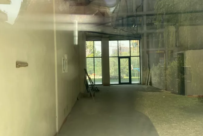 Ambjent biznesi me qera 3+1 ne Tirane - 4,150 Euro
