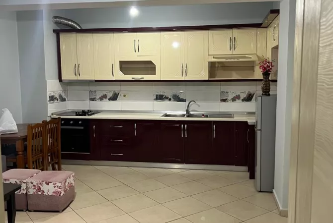 Shtepi ne shitje Apartament ne Tirane, 1+1, Mobilimi E mobiluar, Pagesa 96,600  Euro.