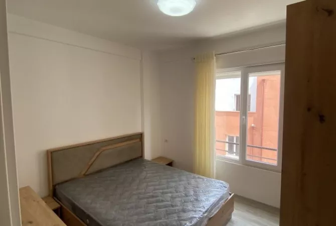 Shtepi me qera 1+1 ne Tirane - 370 Euro