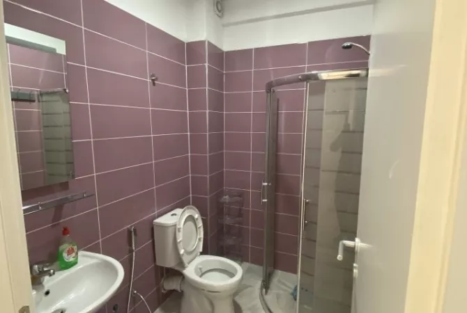 Shtepi me qera Apartament ne Tirane, 1+1, Mobilimi E mobiluar, Pagesa 370  Euro.