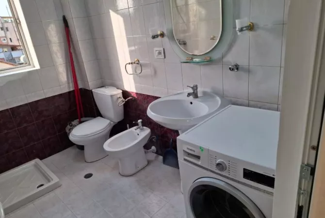 Shtepi me qera 1+1 ne Tirane - 55,000 Leke