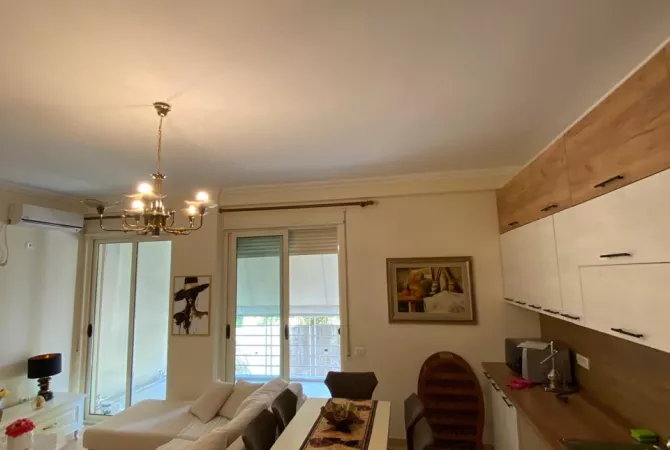 Shtepi me qera 3+1 ne Tirane - 800 Euro