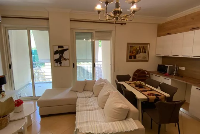 Shtepi me qera 3+1 ne Tirane - 800 Euro
