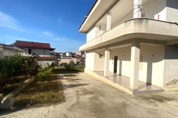 Shtepi me qera 2+1 ne Tirane - 330 Euro