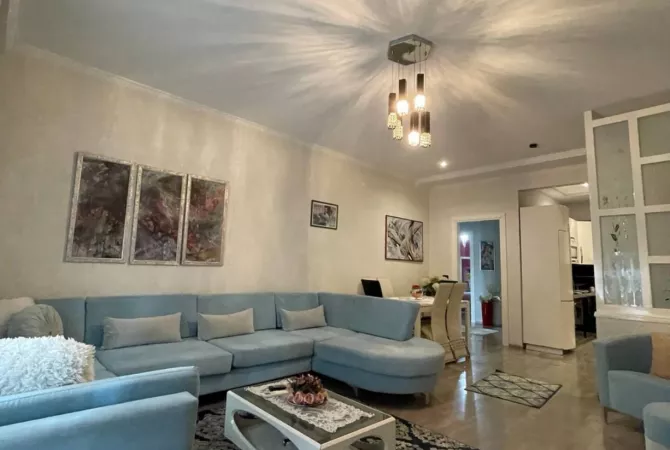Shtepi me qera 3+1 ne Tirane - 1,200 Euro