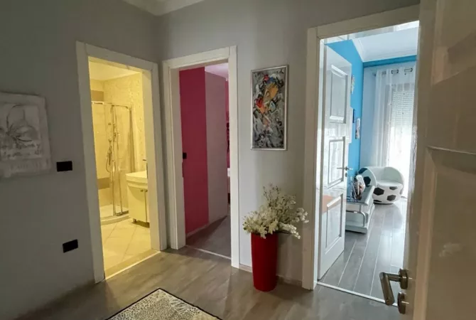 Shtepi me qera 3+1 ne Tirane - 1,200 Euro