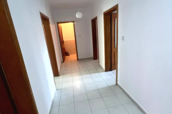 Shtepi me qera 2+1 ne Tirane - 600 Euro