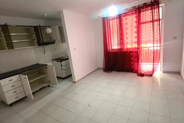 Shtepi me qera 2+1 ne Tirane - 600 Euro