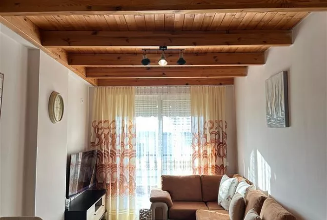 Shtepi me qera 2+1 ne Tirane - 55,000 Leke