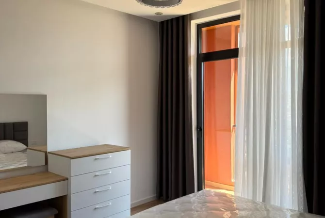 Shtepi me qera 1+1 ne Tirane - 55,000 Leke