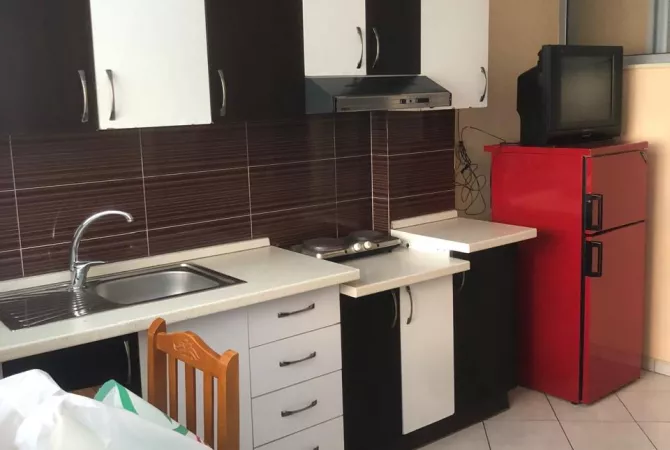 Shtepi me qera 1+1 ne Tirane - 30,000 Leke
