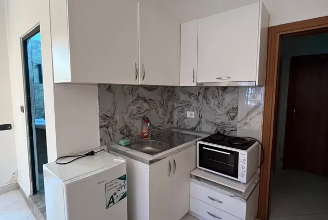 Shtepi me qera Apartament ne Tirane, Garsoniere, Mobilimi E mobiluar, Pagesa 35,000  Leke.