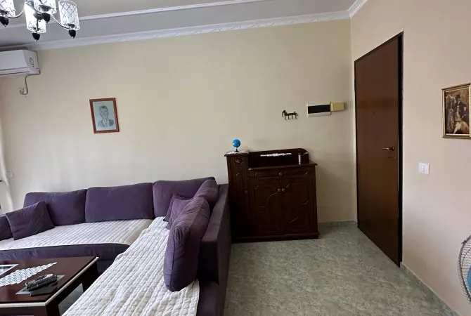 Shtepi me qera Apartament ne Tirane, 2+1, Mobilimi E mobiluar, Pagesa 500  Euro.