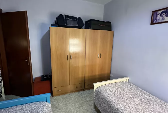 Shtepi me qera Apartament ne Tirane, 2+1, Mobilimi E mobiluar, Pagesa 500  Euro.