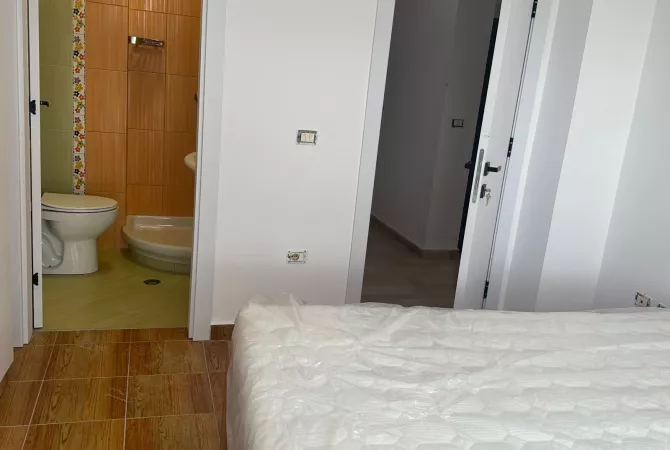 Shtepi me qera Apartament ne Tirane, 3+1, Mobilimi E mobiluar, Pagesa 70,000  Leke.