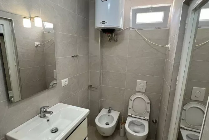 Shtepi me qera Apartament ne Tirane, 1+1, Mobilimi E mobiluar, Pagesa 400  Euro.