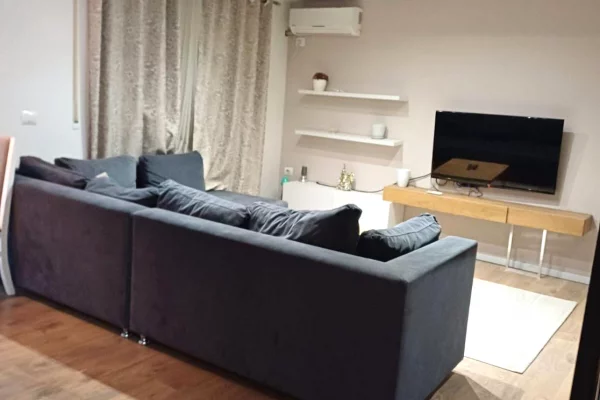 Shtepi me qera 2+1 ne Tirane - 600 Euro