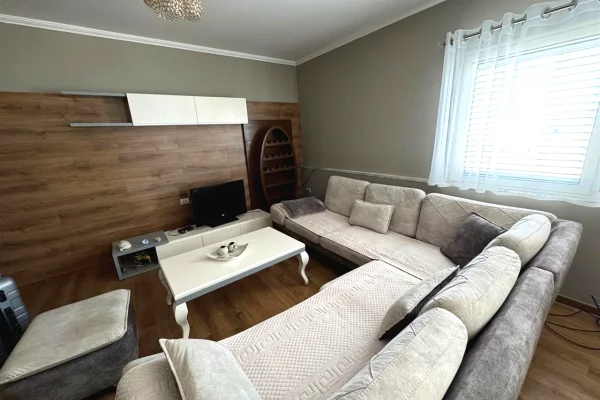 Shtepi me qera 2+1 ne Tirane - 600 Euro