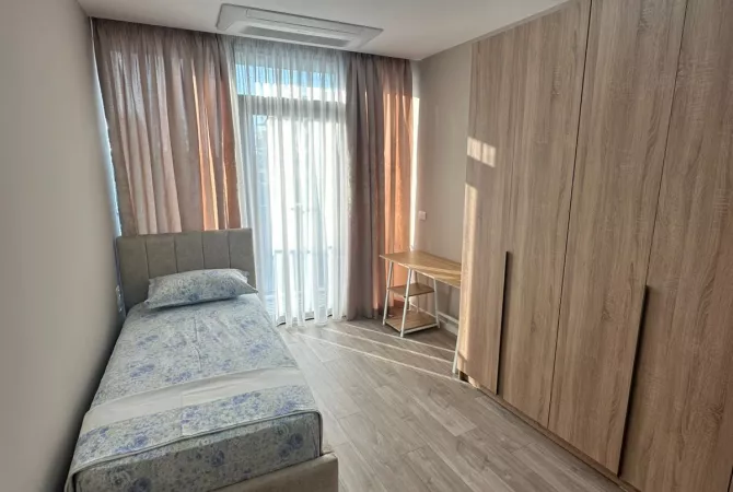 Shtepi me qera Apartament ne Tirane, 2+1, Mobilimi E mobiluar, Pagesa 1,400  Euro.