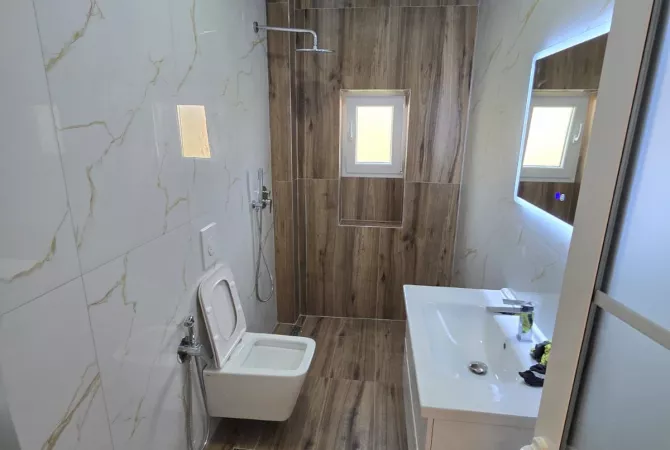 Shtepi me qera 2+1 ne Tirane - 650 Euro