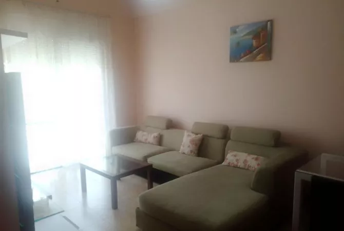 Shtepi me qera 2+1 ne Tirane - 520 Euro