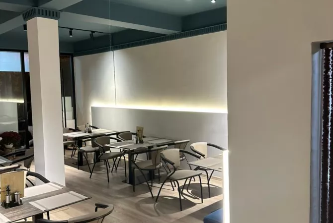 Ambient biznesi me qera 2+1 ne Tirane - 1,500 Euro