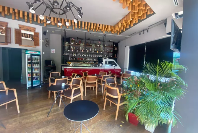 Ambiente Commerciale in Affitto 2+1 a Tirana - 1,000 Euro