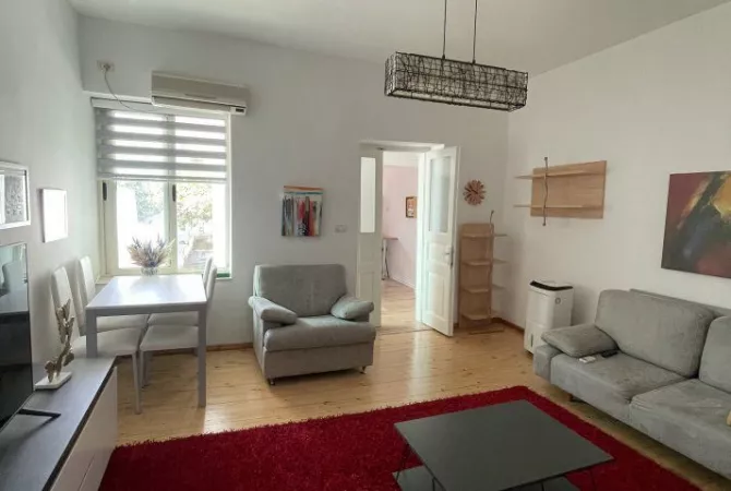 Shtepi me qera 1+1 ne Tirane - 60,000 Leke