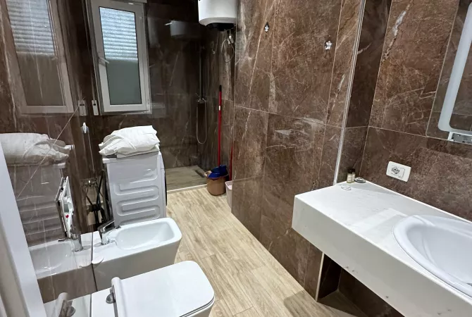 Shtepi me qera Apartament ne Tirane, 1+1, Mobilimi E mobiluar, Pagesa 500  Euro.