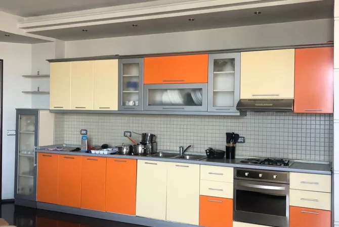 Shtepi me qera Apartament ne Tirane, 2+1, Mobilimi E mobiluar, Pagesa 60,000  Leke.