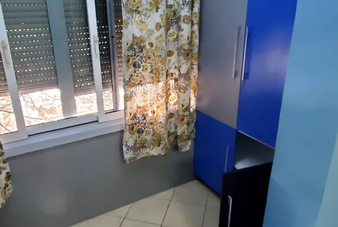 Shtepi me qera Apartament ne Tirane, 2+1, Mobilimi E mobiluar, Pagesa 530  Euro.