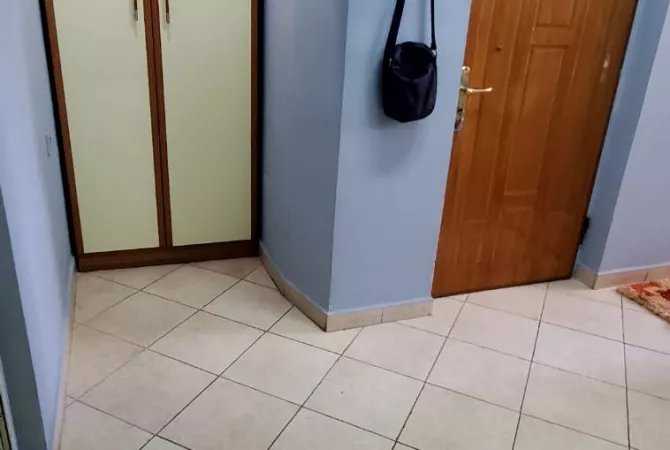 Shtepi me qera Apartament ne Tirane, 2+1, Mobilimi E mobiluar, Pagesa 530  Euro.