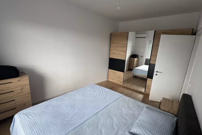 Shtepi me qera Apartament ne Tirane, 2+1, Mobilimi E mobiluar, Pagesa 650  Euro.