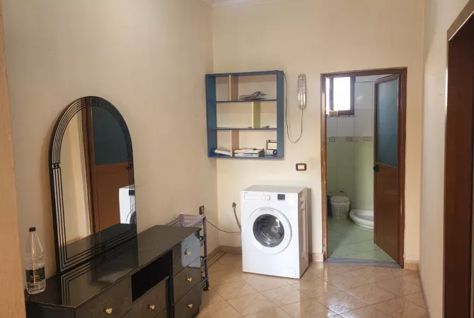 Shtepi ne shitje Apartament ne Tirane, 1+1, Mobilimi E mobiluar, Pagesa 123,200  Euro.