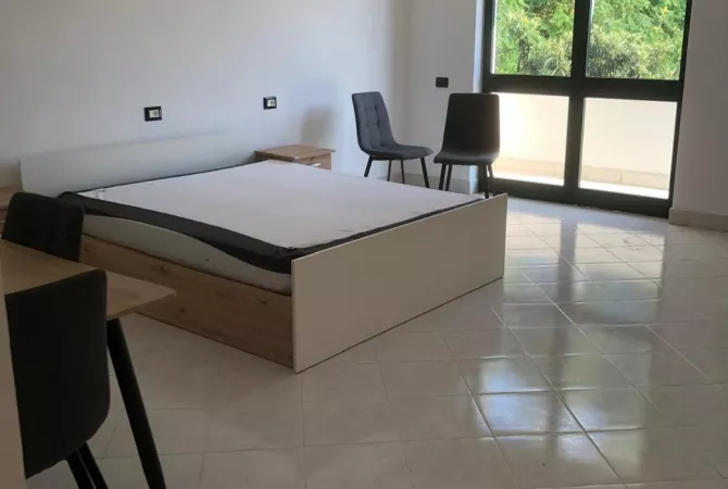 Casa in affitto Garsoniere a Tirana - 30,000 Leke