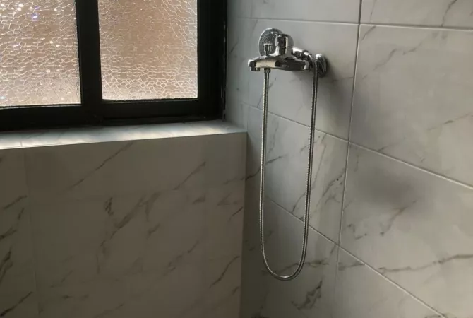 Shtepi me qera Apartament ne Tirane, Garsoniere, Mobilimi E mobiluar, Pagesa 30,000  Leke.