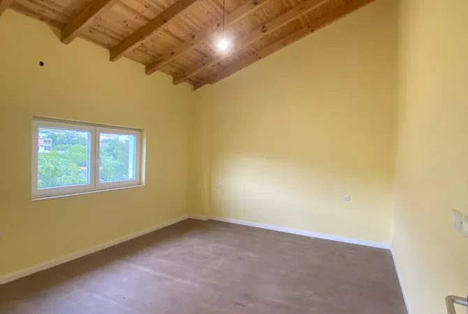Shtepi me qera 5+1 ne Tirane - 1,500 Euro