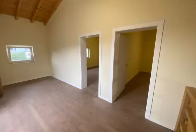 Shtepi me qera 5+1 ne Tirane - 1,500 Euro