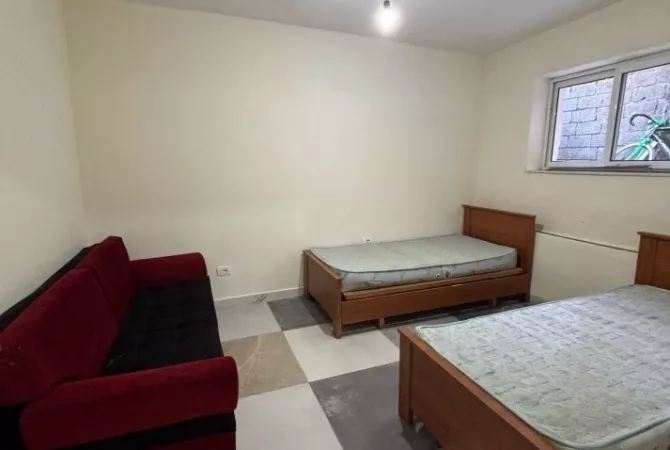 Shtepi me qera 2+1 ne Tirane - 450 Euro