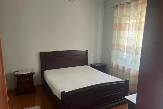 Shtepi me qera Apartament ne Tirane, 1+1, Mobilimi E mobiluar, Pagesa 35,000  Leke.