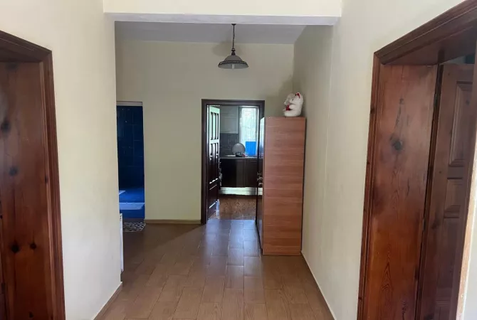 Shtepi me qera Apartament ne Tirane, 1+1, Mobilimi E mobiluar, Pagesa 35,000  Leke.
