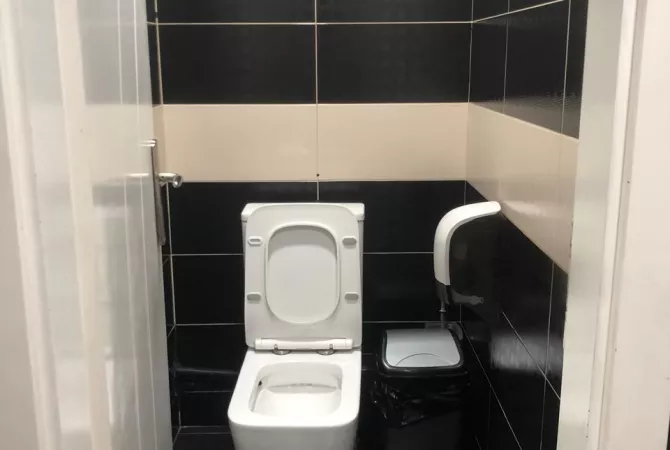 Ambjent biznesi ne shitje 2+1 ne Tirane - 86,000 Euro
