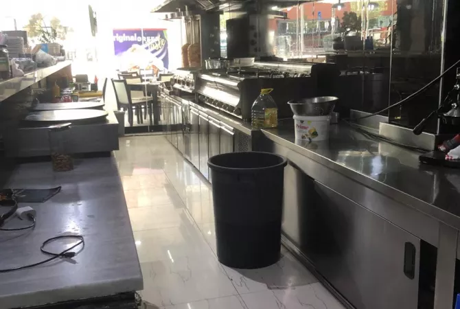 Shitet Biznes Bar-Restorant Rruga e Elbasanit, Tirane/86,000 euro