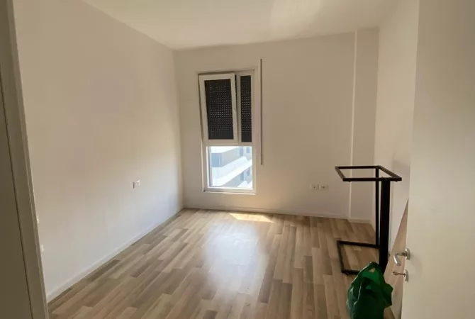 Shtepi me qera 2+1 ne Tirane - 600 Euro