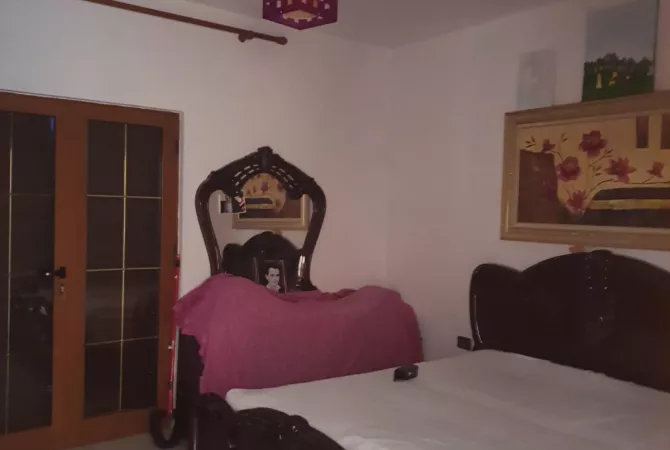 Shtepi me qera Apartament ne Tirane, 2+1, Mobilimi E mobiluar, Pagesa 500  Euro.