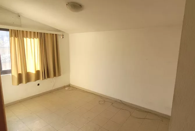 Shtepi me qera 5+1 ne Tirane - 1,500 Euro