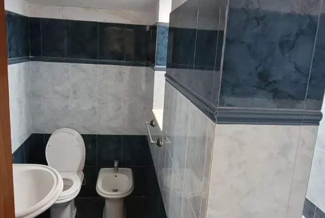 Shtepi me qera 5+1 ne Tirane - 1,500 Euro
