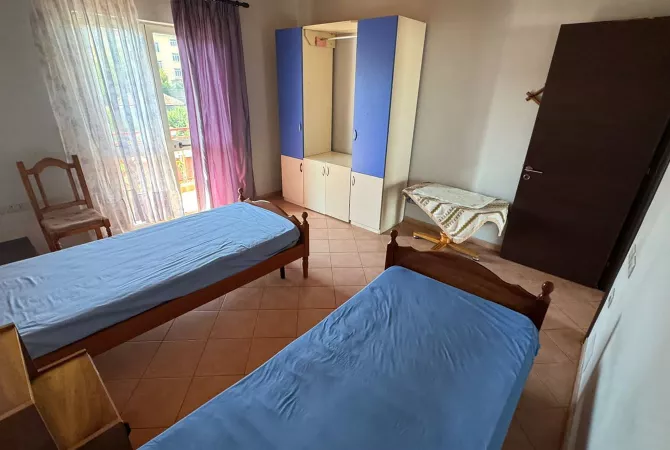 Shtepi me qera Apartament ne Tirane, 2+1, Mobilimi E mobiluar, Pagesa 45,000  Leke.